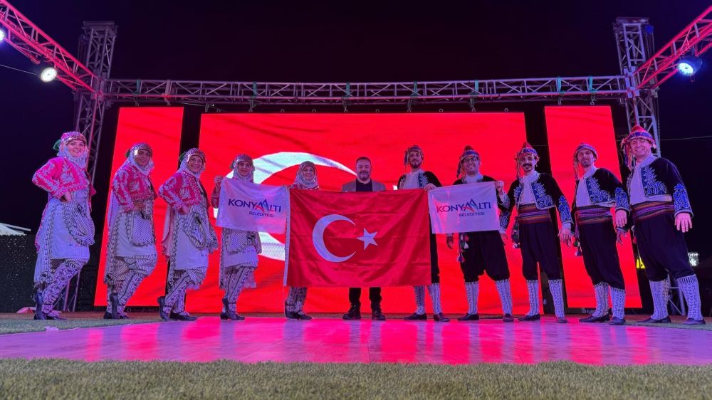 Konyaaltı Belediyesi halk oyunları topluluğu, Kuveyt'teki Uluslararası Festivale damga vurdu