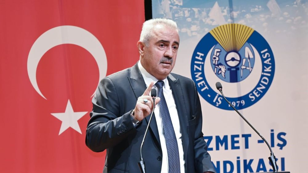 Özdemir: "Emekçilerin mücadelesini siyasi zemine çekmeye çalışanlara fırsat vermeyeceğiz"