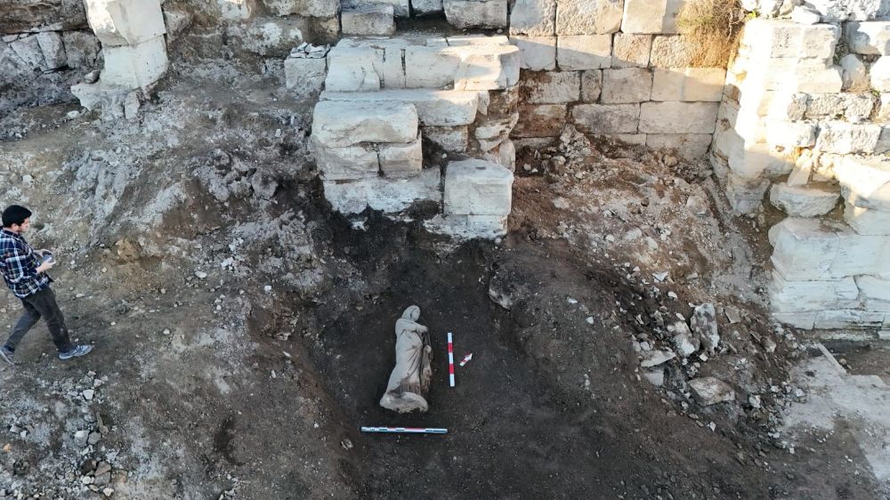 Perge Antik Kenti'nde Roma Dönemi'ne ait beş yeni heykel keşfedildi