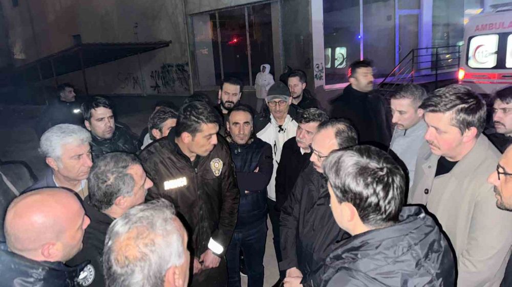 Siirt Valisi Kızılkaya, 20 kişinin dumandan etkilendiği yangınla ilgili açıklamalarda bulundu