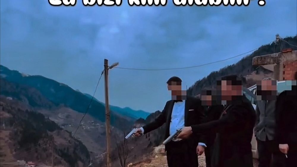 Silahla ateş etti, "Bizi kim alabilir" dedi, jandarma cevabı verdi