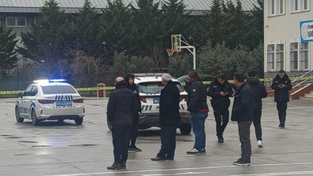 Son dakika İstanbul Beylikdüzünde silahlı kavga 3 kişi yaralandı