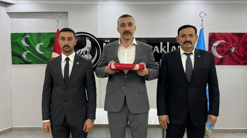 Süleyman Emre Kocabaş  Elmalı Ülkü Ocakları Başkanı Oldu 