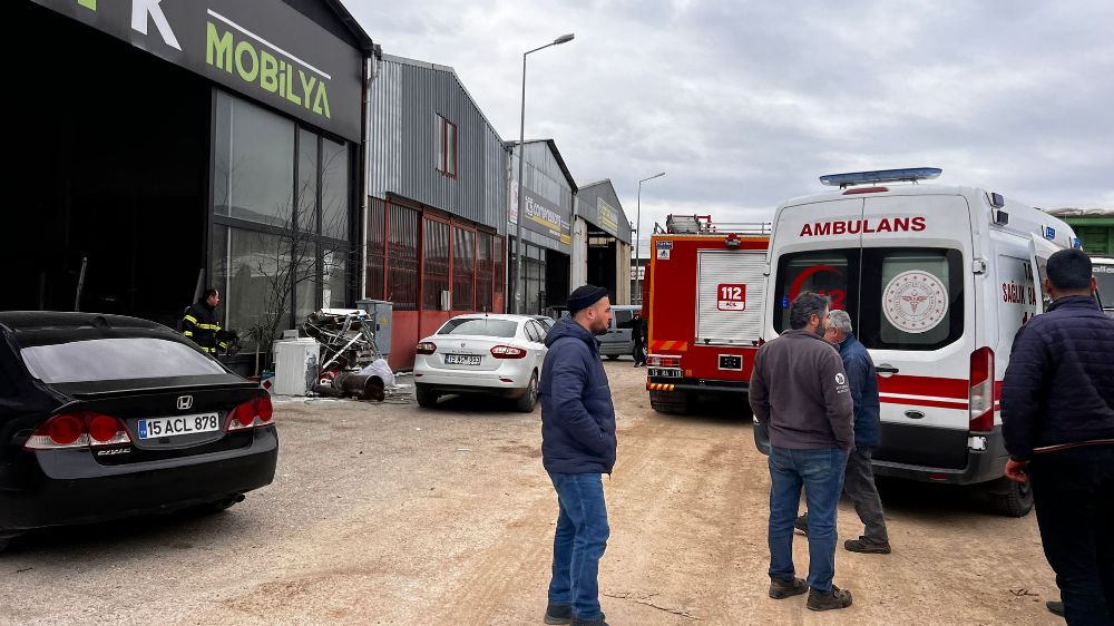 Tiner dökülen soba patladı, 1 ağır yaralı  