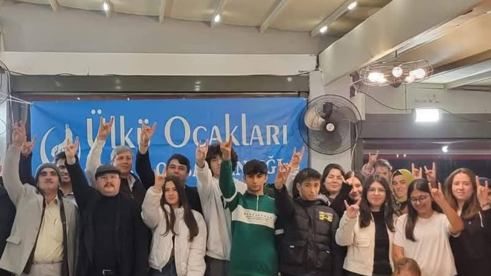 Ülkü Ocakları  Antalya Kaş İlçe Başkanlığı'ndan Gençlere Moral Yemeği ve UZEM Kartı Desteği