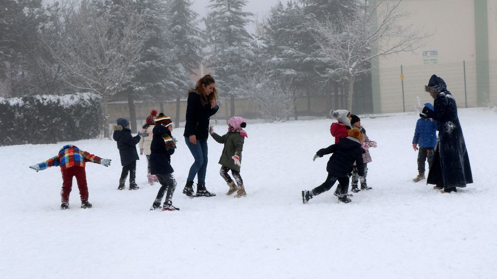 Van okullar tatil mi? Kar yağışı sonrası Valilikten açıklama