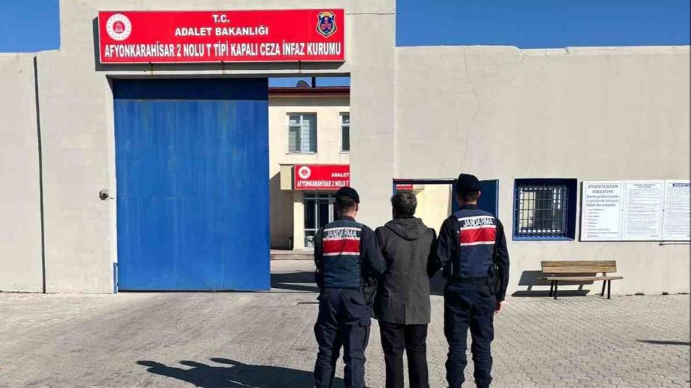 Afyon'da Hapis cezası ile aranan şahsı jandarma yakaladı