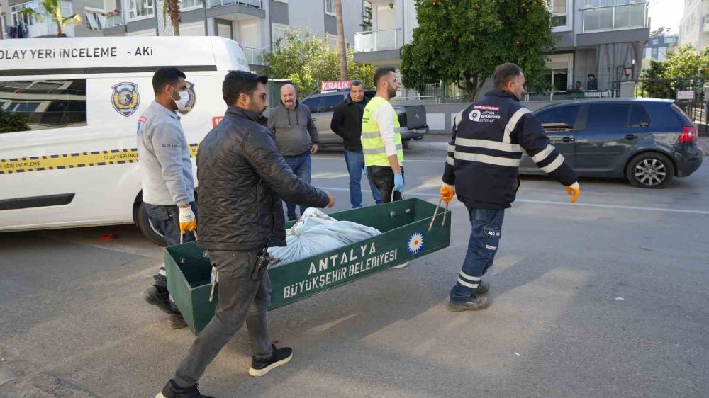 Antalya'da Gardırobun içinde yanmış Bulundu