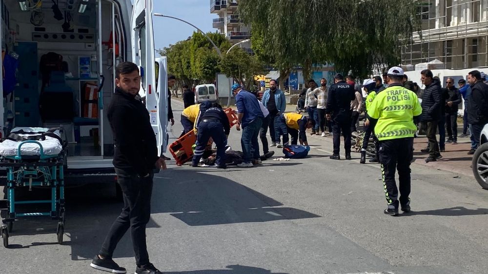 Antalya'da otomobil ile motosiklet çarpıştı 