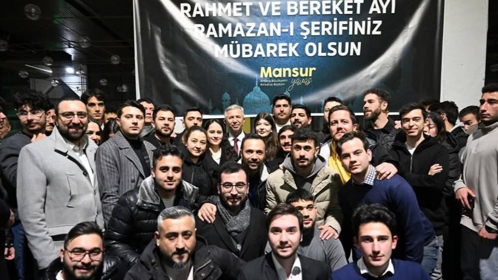 Başkan Mansur Yavaş İlk Sahuru Gençlerle yaptı