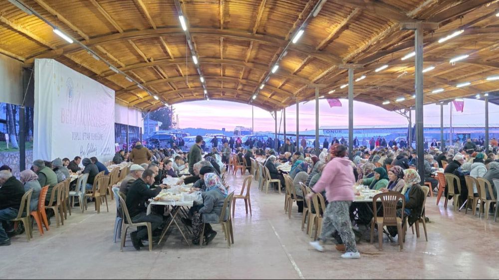 Beyağaçlılar oruçlarını toplu iftar programında birlikte açtı