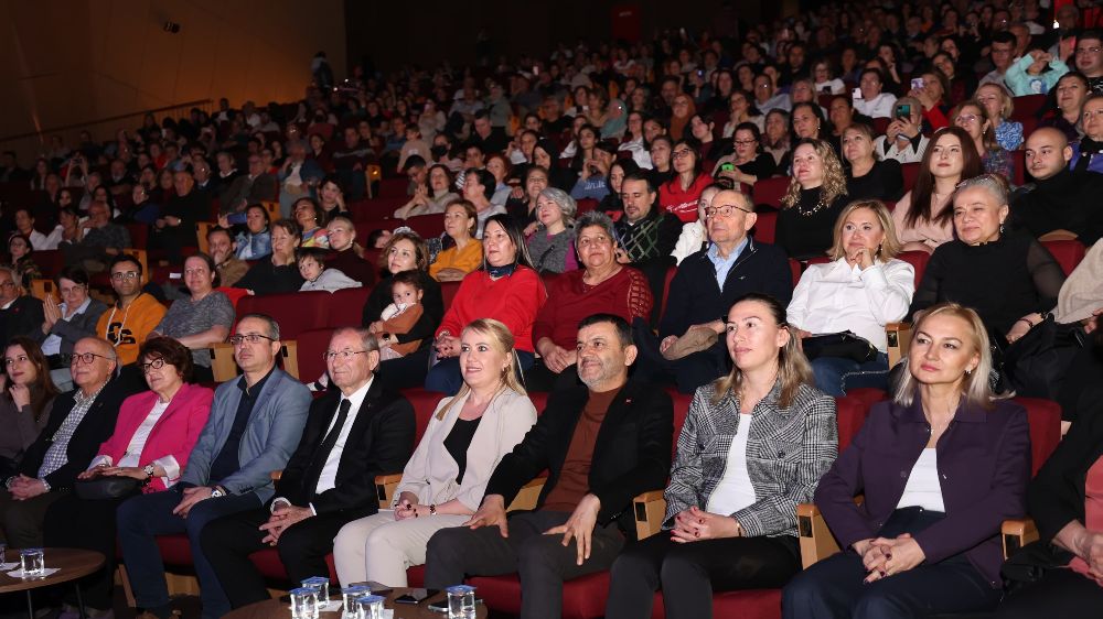 Denizli’de kadınlara özel unutulmaz konser