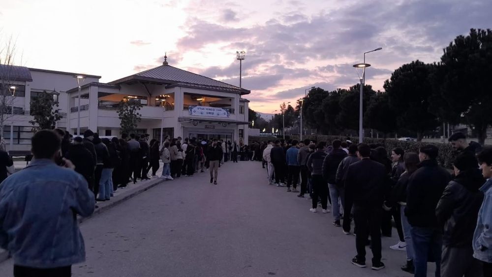  Denizli OSB 3 bin üniversite öğrencisini geleneksel iftar sofrasında ağırlıyor