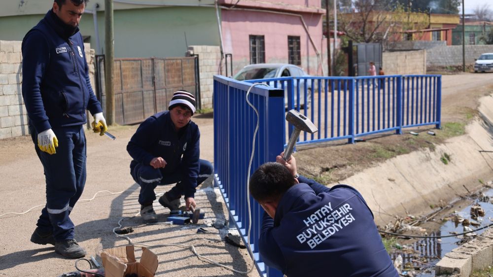 Hatay Büyükşehir Belediyesi 10 ayda 35 bin metre otokorkuluk montajladı