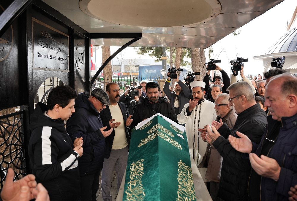 Hayatını kaybeden mimar Ece Gürel son yolculuğuna uğurlandı