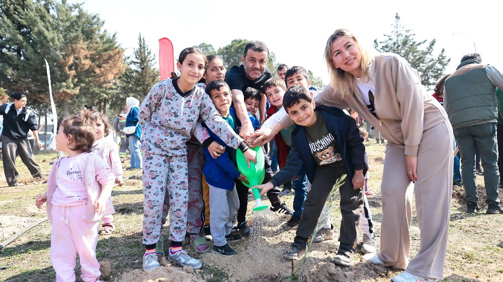 Katledilen 445 kadın anısına Denizli’de fidanlar toprakla buluştu