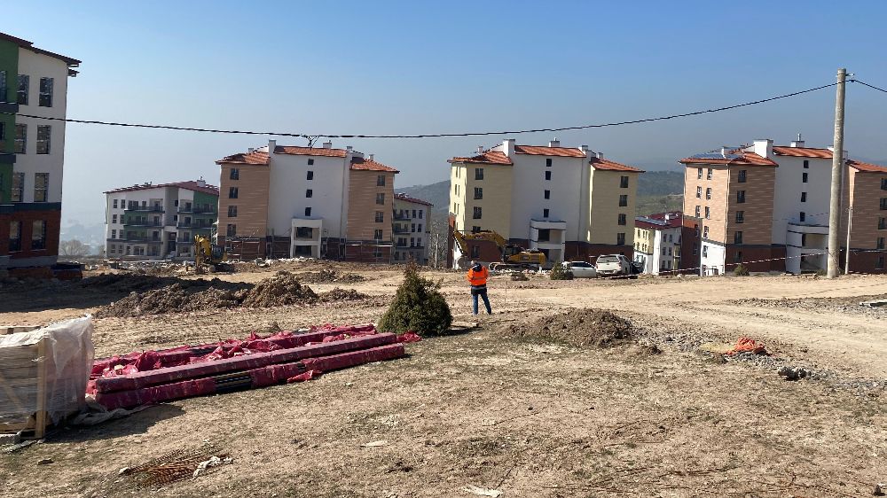 Kepçe operatörü ana doğal gaz hattını patlattı