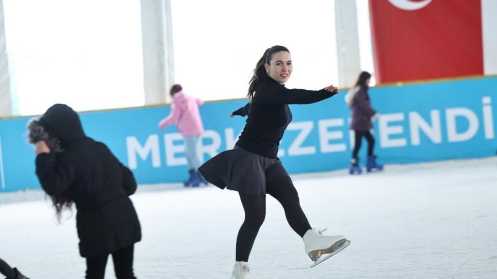  Merkezefendi’nin buz pateni pisti 25 binden fazla kişiyi ağırladı