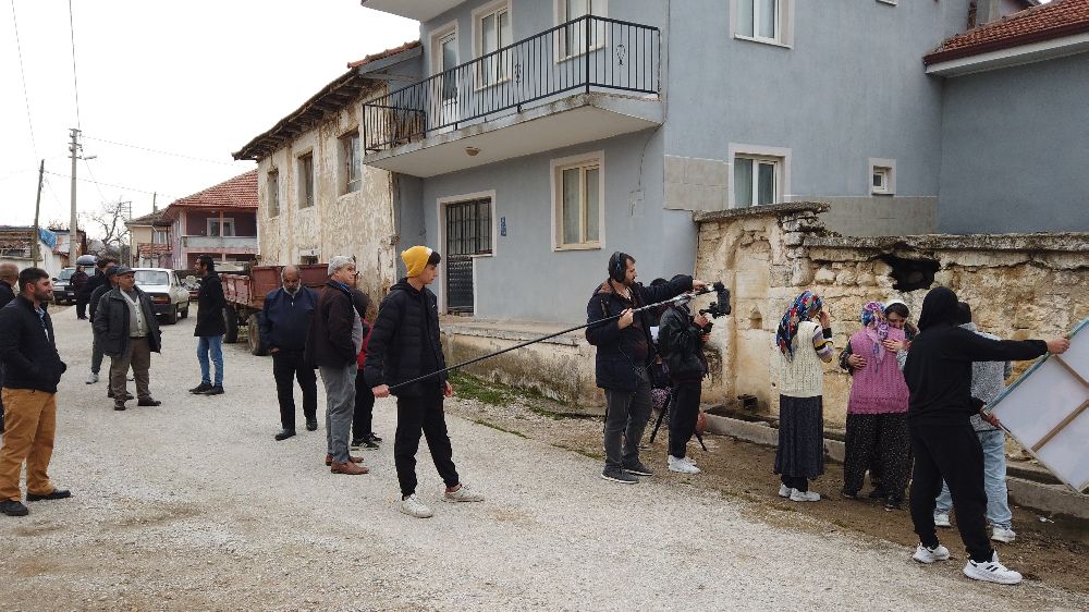 Oyunculuğa soyunan Çivrilli köylüler profesyonellere taş çıkardı