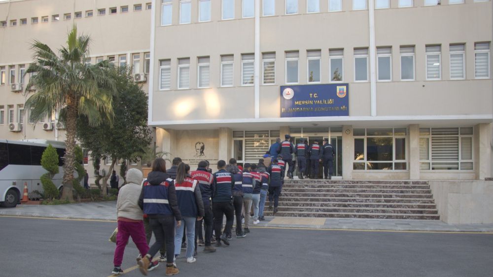 Sahte ilanla dolandırıcılık yapan çete çökertildi: 17 tutuklama