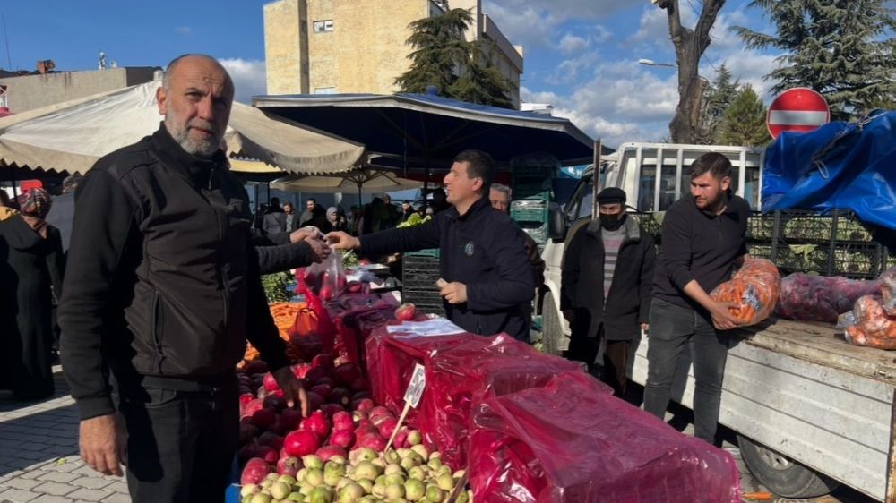 Tavşanlı’da pazarcılardan Ramazan ayında taze ürün