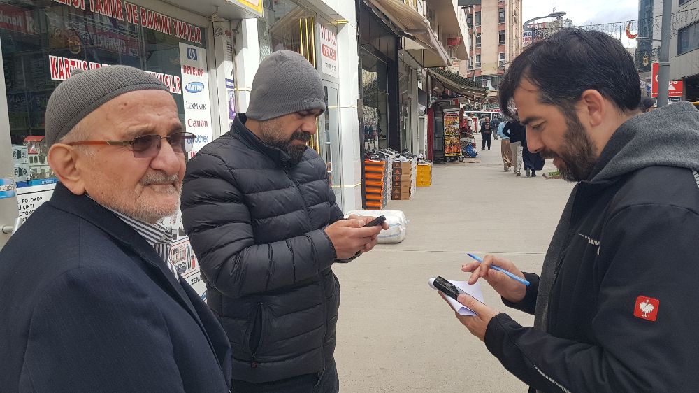 Yaşlı adam "Emniyet müdürüyüm" diyen dolandırıcının tuzağına düşmekten kurtuldu