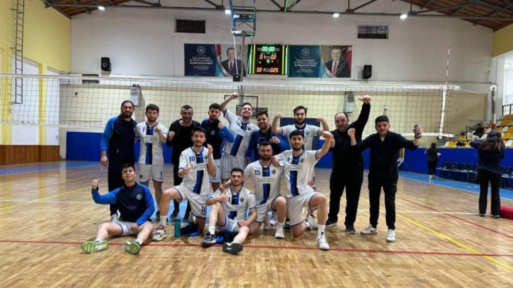 Yeni Kurulan Yeşilova Gençlerbirliği Spor Voleybol Takımı, şampiyon oldu hedef ikinci lig