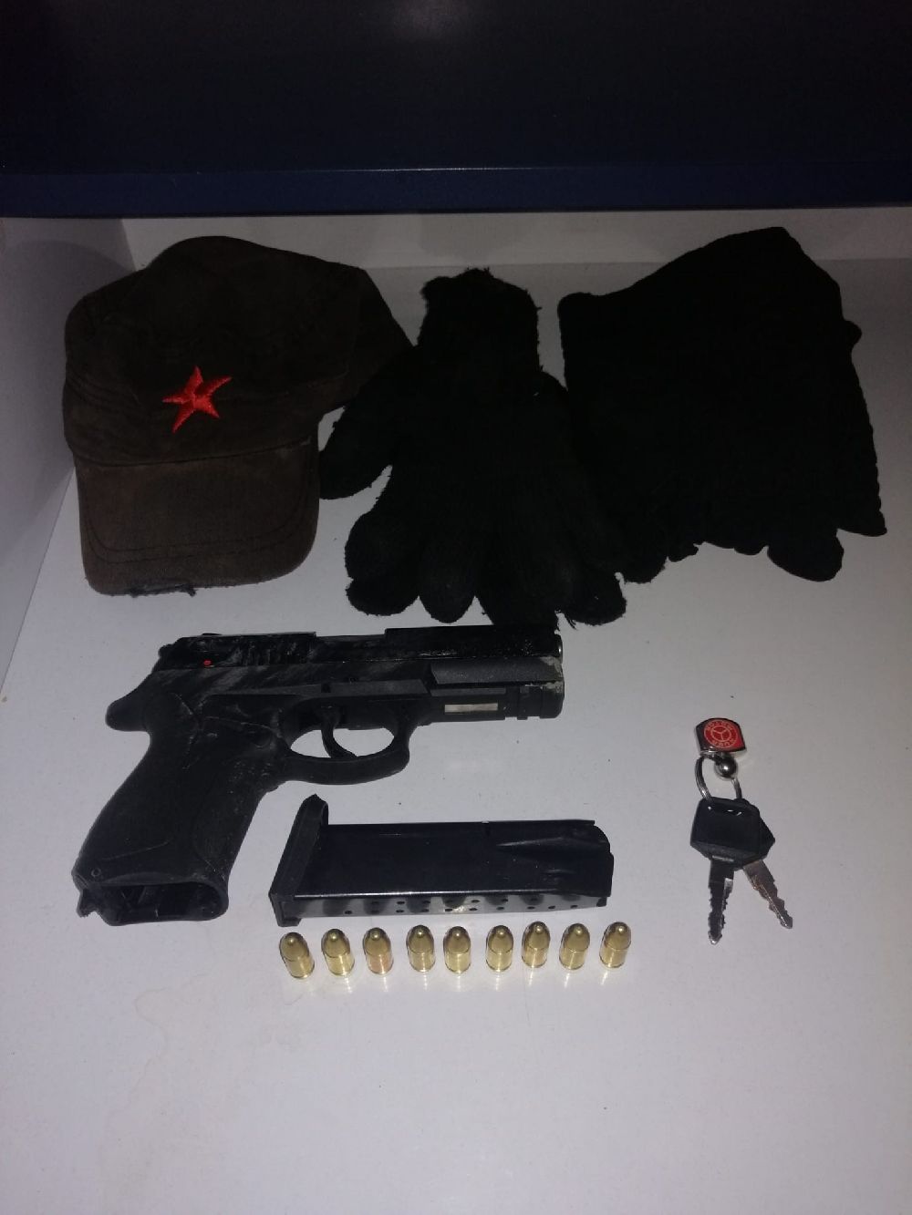 Adana'da 2 şüpheli ev kurşunlayıp, kaçarken kovalamacayla yakalandı