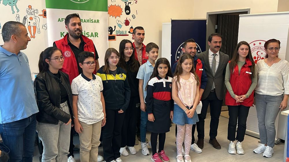 Afyonkarahisarlı öğrencilerden Dünya Bilgisayar İnternet Klavye Şampiyonası'nda büyük başarı