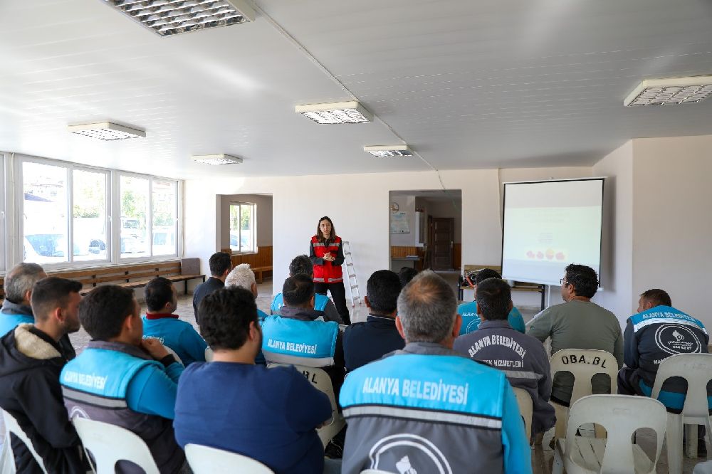Alanya Belediyesi personeline kurum içi eğitim