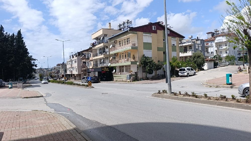 Antalya'da kaza yapan sürücüler olay yerini terk etti