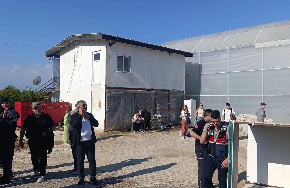 Antalya’da tur midibüsü devrildi, Rus uyruklu 18 turist yaralandı