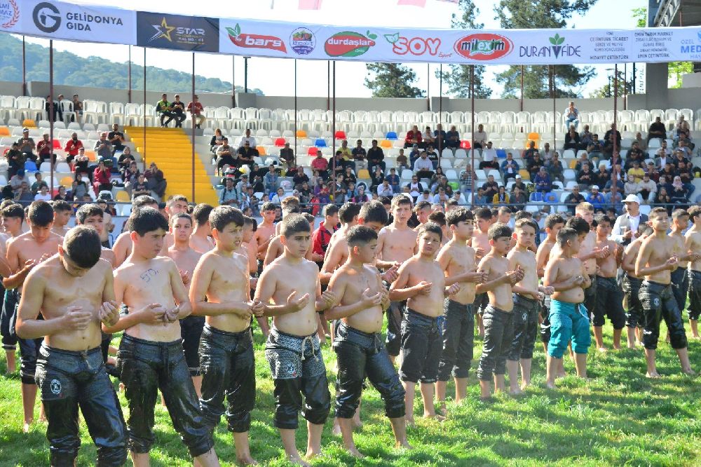 Antalya'da yağlı güreş heyecanı