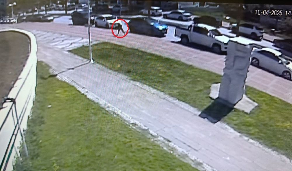 Antalya'da yola fırlayan 7 yaşındaki çocuğa otomobil çarptı