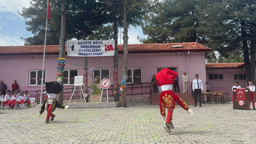 Aziziye’de 23 Nisan coşkusu Şehit Orhan Ayan unutulmadı