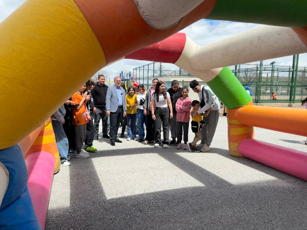 Başkan Özdoğan: "Söz verdik, çocuklarımızı bayram coşkusuyla buluşturduk"