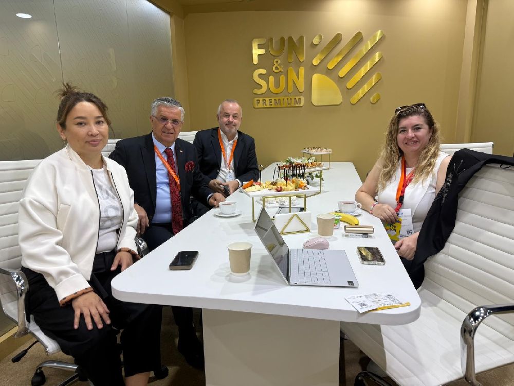 Başkan Topaloğlu, Kazakistan fuarında temaslarını sürdürüyor