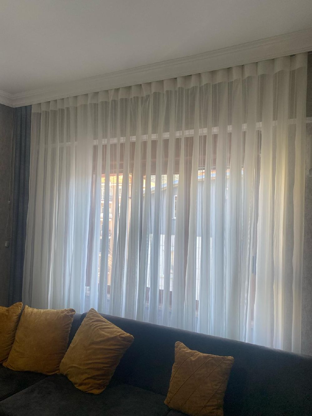 Bucak’ta perde temizliğinde güvenilir adres Evinizden alıp yıkayıp getirip takıyor