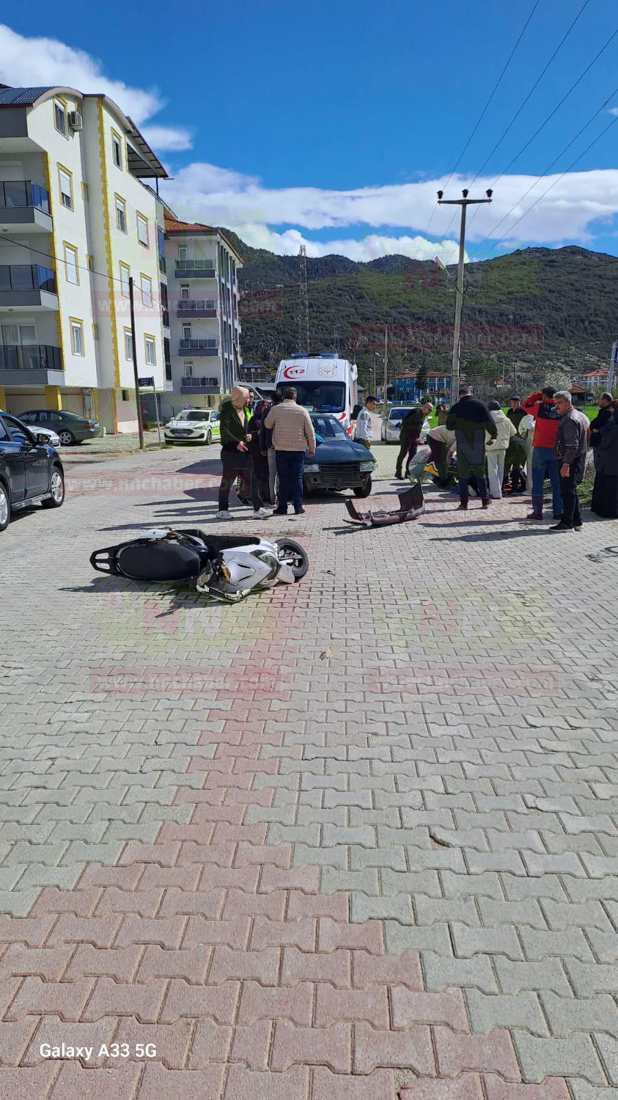 Bucak'ta trafik kazası 2 kişi hastaneye kaldırıldı