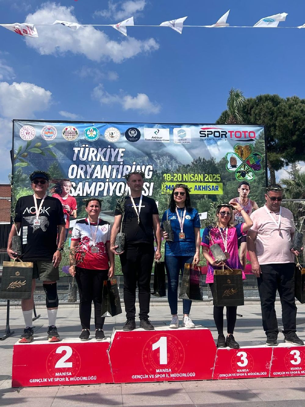 Bucaklı Kadın Sporcular Türkiye Oryantiring şampiyonu oldu