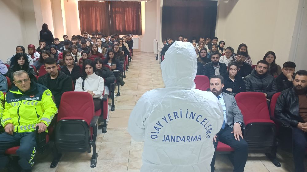 Burdur'da jandarmadan öğrencilere olay yeri eğitimi