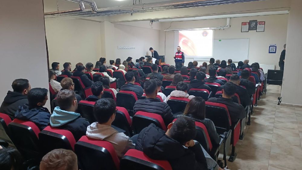 Burdur'da jandarmadan öğrencilere olay yeri eğitimi