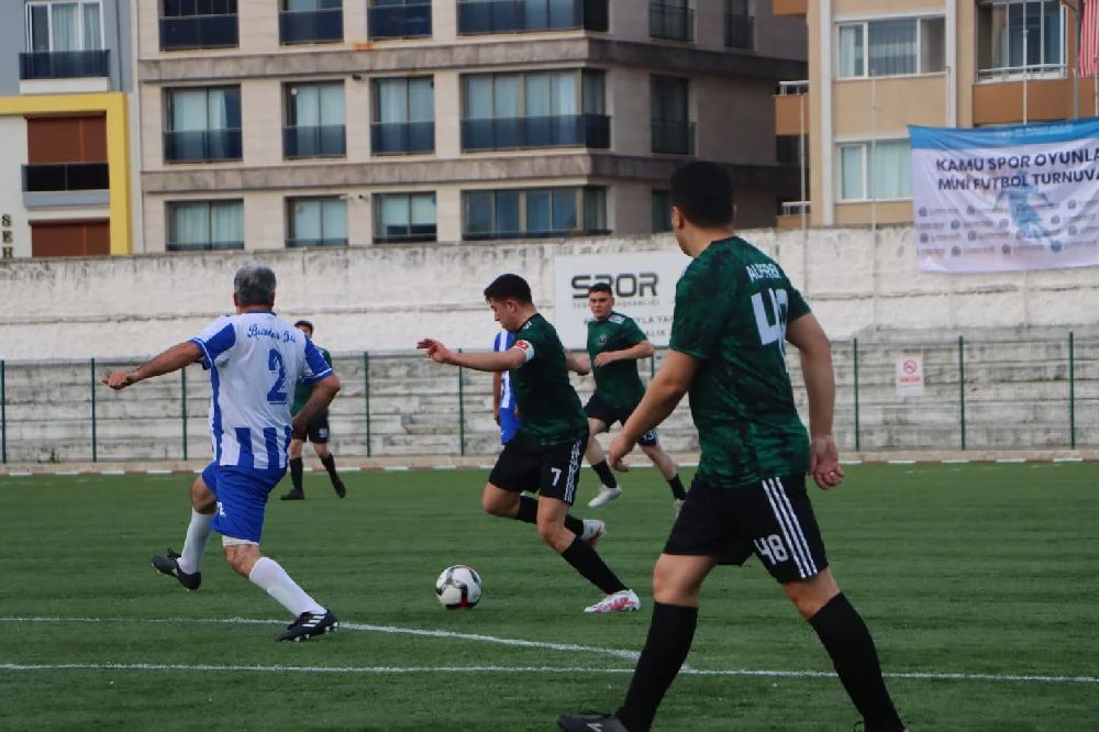 Burdur'da kurumlar sahada buluştu Kıyasıya rekabet büyük heyecan