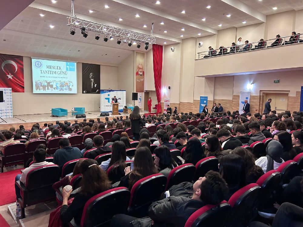 Burdur’da meslek tanıtım günleri Gençler geleceğini planlıyor