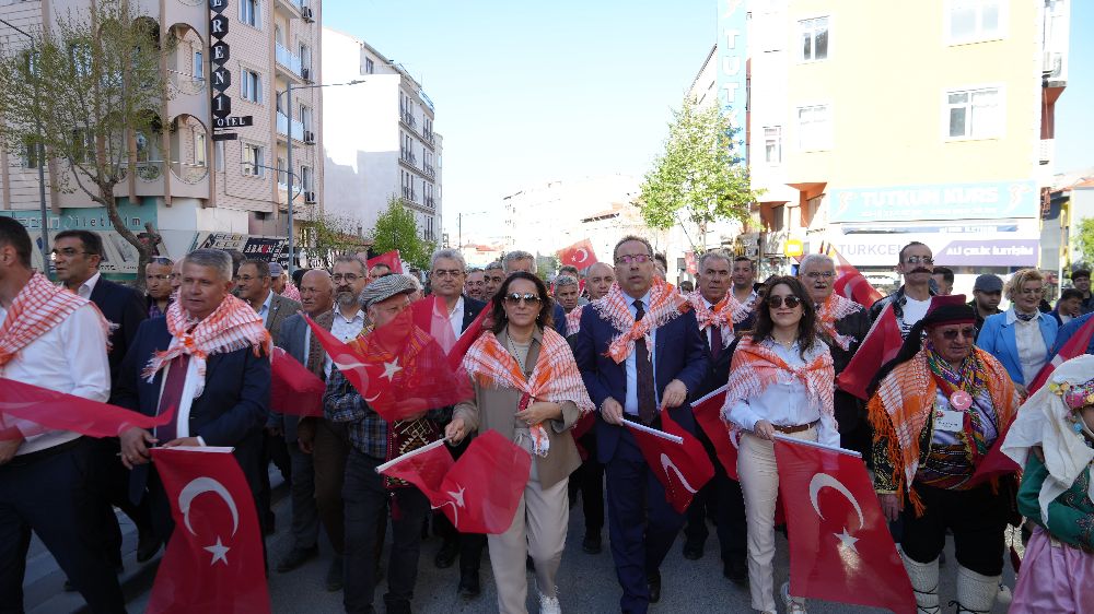 Burdur’da renkli görüntüler Temsili Yörük Göçü yoğun ilgi gördü