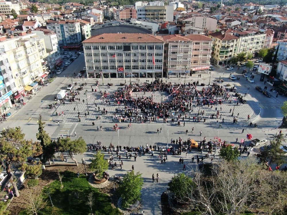 Burdur’da renkli görüntüler Temsili Yörük Göçü yoğun ilgi gördü