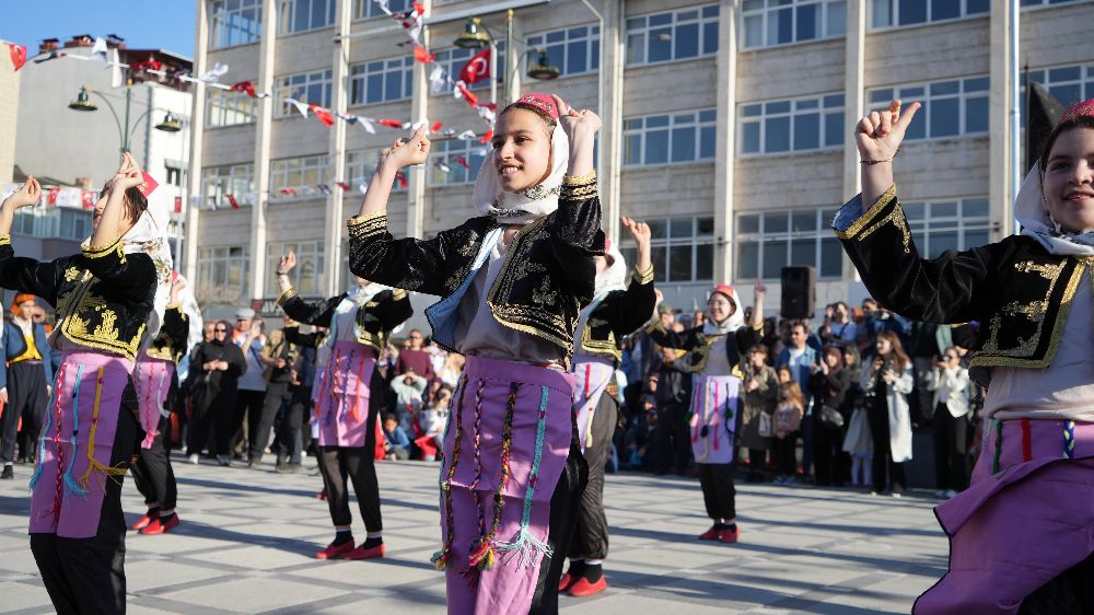 Burdur’da renkli görüntüler Temsili Yörük Göçü yoğun ilgi gördü