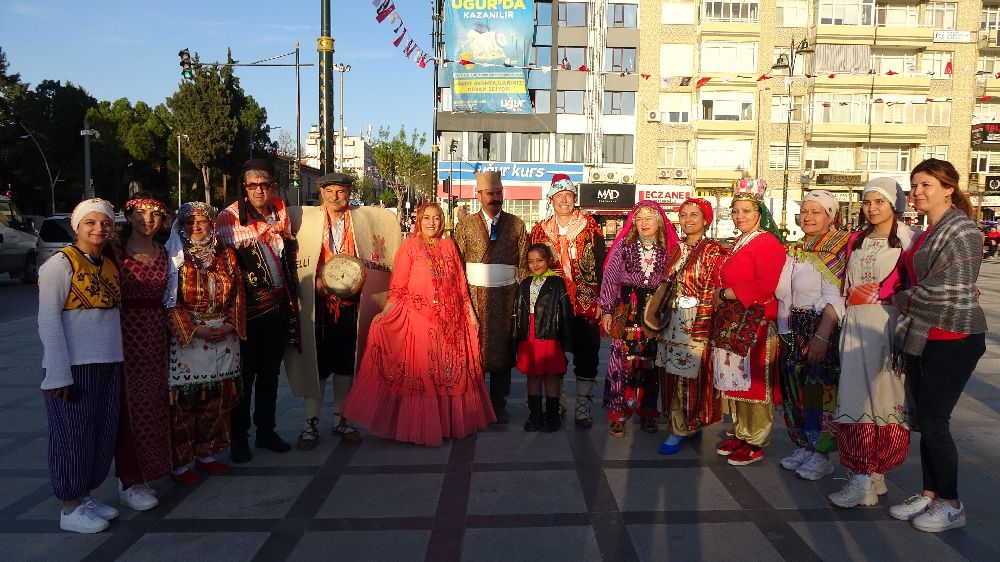Burdur’da renkli görüntüler Temsili Yörük Göçü yoğun ilgi gördü