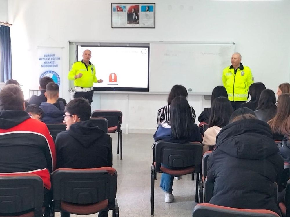 Burdur'da trafik dedektifleri sahada