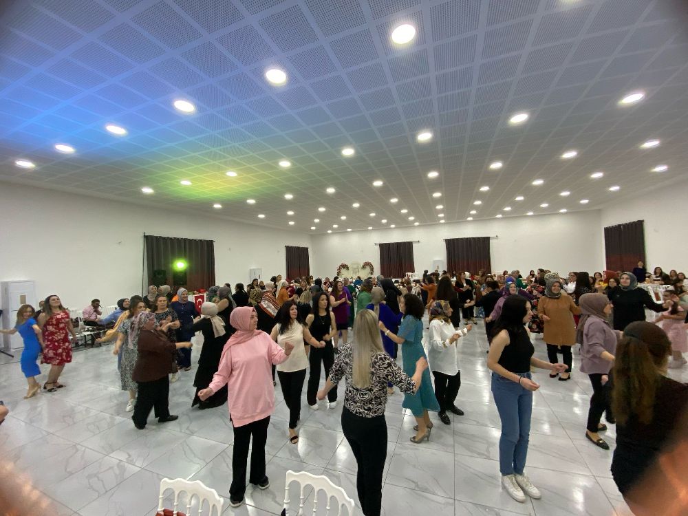 Çavdır İlçesinde Anneler Günü Kutlamasına Yoğun istek ve katılım